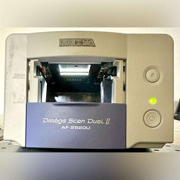 Konica Minolta DiMAGE Scan Dual II AF-2820U White USB & Ethernet Film Scanner - Picture 9 of 13